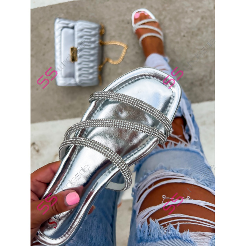 Šľapky zdobené kamienkami KOHANA-