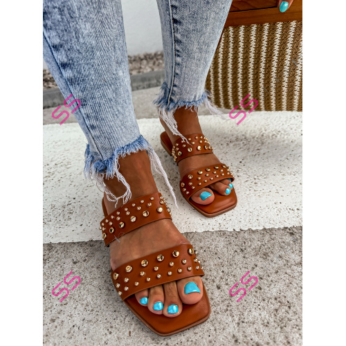 Šľapky zdobené zlatými nitmi ODETT-