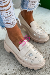 Béžové mokasíny so striebornou ozdobou AUBREY+