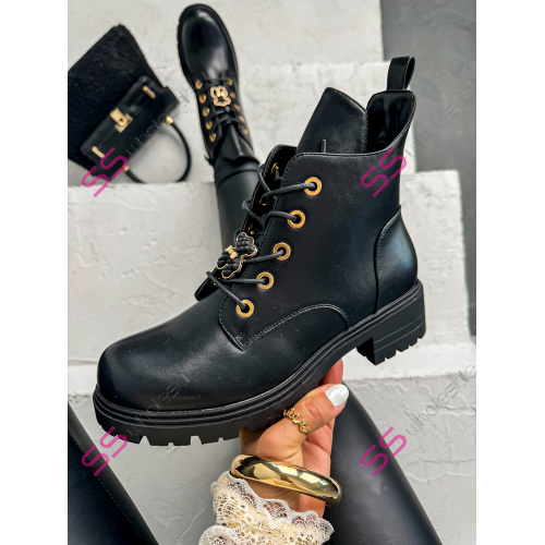 Šnúrovacie členkové čižmy WANITY-