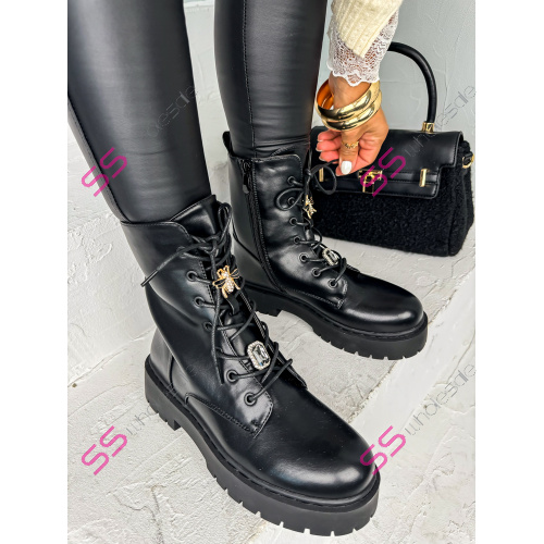 Šnúrovacie členkové čižmy VANESSA-