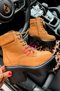 Šnúrovacie členkové čižmy KAMALA-