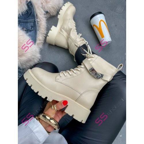 Šnúrovacie členkové čižmy GENESIS-