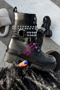 Šnúrovacie čižmy so striebornými ozdobami DETTI+