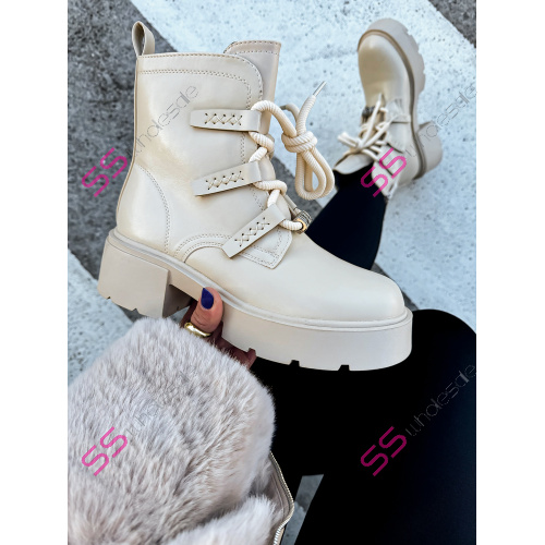 Šnúrovacie členkové čižmy CYRENA-