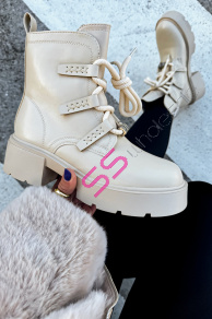 Šnúrovacie členkové čižmy CYRENA-