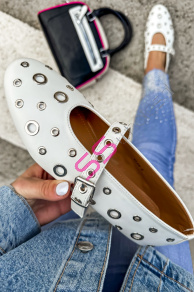 Biele vybíjané balerínky MINURI-