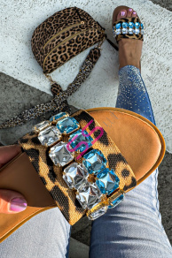 Šľapky zdobené kamienkami RODERIKA-