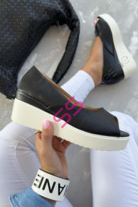 Čierne sandále na platforme SALOME