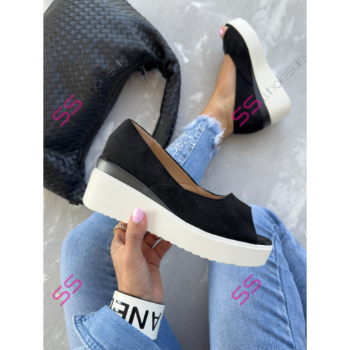 Semišové sandále na platforme CORDELL-