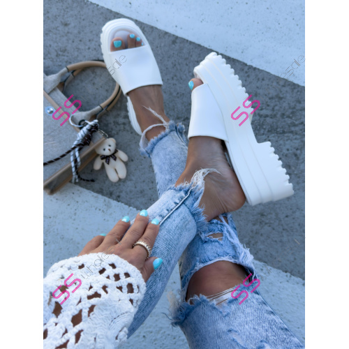 Platformové dámske šľapky YOLANDA-