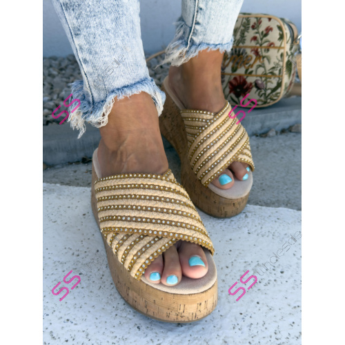 Platformové šľapky zdobené kamienkami MADONA-