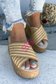 Platformové šľapky zdobené kamienkami MADONA