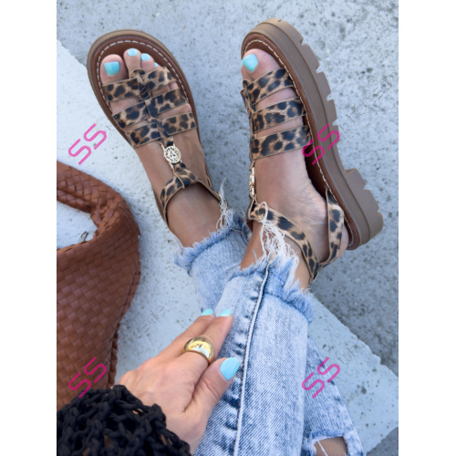 Leopardie sandále so zlatou ozdobou ROMANA-