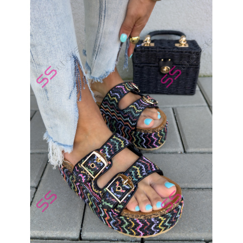 Vzorované šľapky na platforme DATOLA-