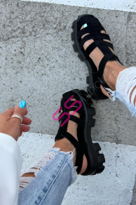 Čierne platformové sandále HERMA