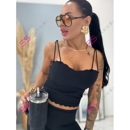 Vrúbkovaný top s vypchávkami CARENA