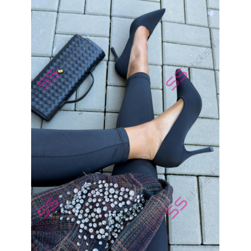 Čierne lodičky LEXA-