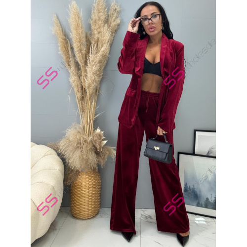 Elegantný velvet komplet s vypchávkami ZOFIA+