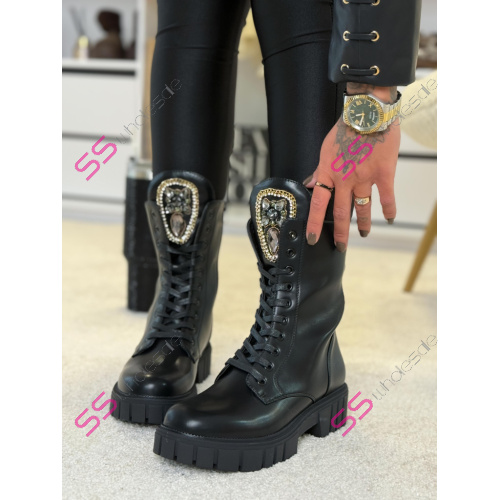 Šnúrovacie čižmy so zlatou ozdobou LOREN