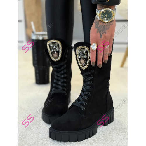 Šnúrovacie čižmy zdobené kamienkami MISENA