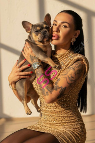 Velvet šaty zdobené flitrami AMBERLY+