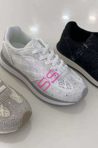 Tenisky zdobené kamienkami