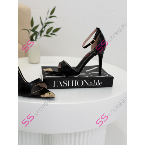 Čierne sandále ZARANA-