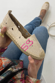  Vyšívané dámske mokasíny FLORA