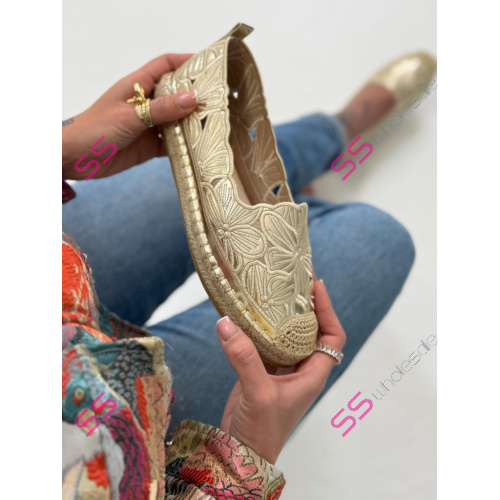 Vyšívané dámske mokasíny FLORA